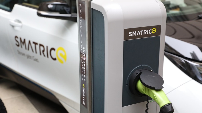 Insgesamt gibt es in Österreich mehr als 5.500 öffentlich zugängliche Ladeanschlüsse und über 23.000 reine E-Fahrzeuge.