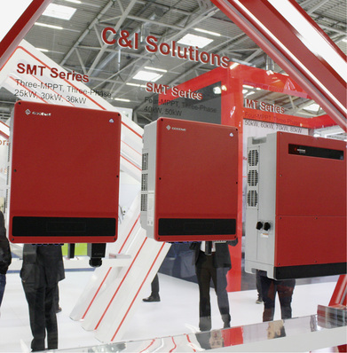 
Goodwe zeigte in München viele neue Produkte: einphasige und dreiphasige Stringwechselrichter sowie Speichersysteme mit intelligenter Leistungselektronik.



