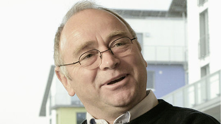 Seit nunmehr 35 Jahren baut Rolf Disch aus Freiburg mit der Sonne.