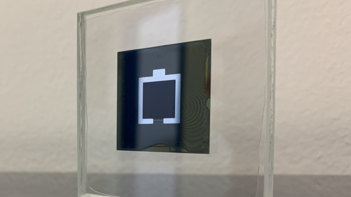 DieForscher des HZB erreichten die höhere Effizienz durch die Optimierung des Kontakts zwischen Silziumzelle und Perowskitschicht.