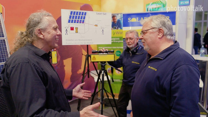 Oliver Lenckowski (rechts) und Klaus Terlinden (Mitte) von Solartektor sind Experten für Fehlersuche.