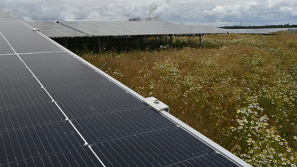 Die falsche Modulklemme zu fest angezogen kann zum Bruch des Modulglases führen.
