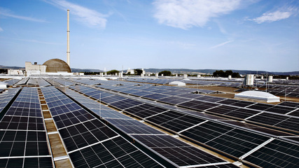Der Bau großer Solarfelder soll künftig erschwert werden.